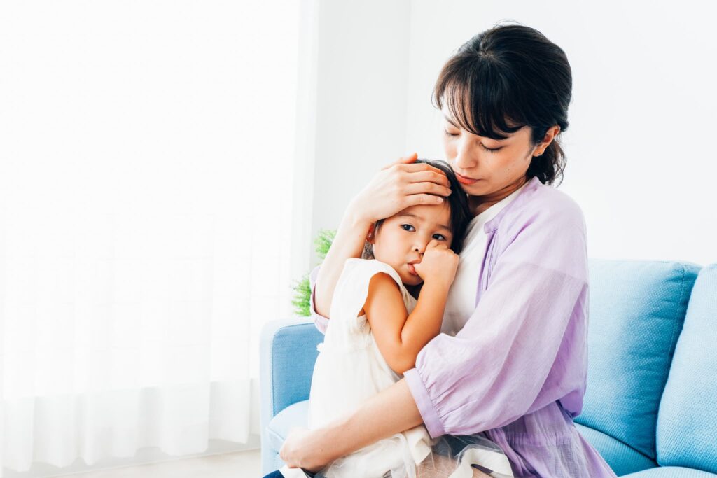 ４歳になっても指しゃぶりをする女の子